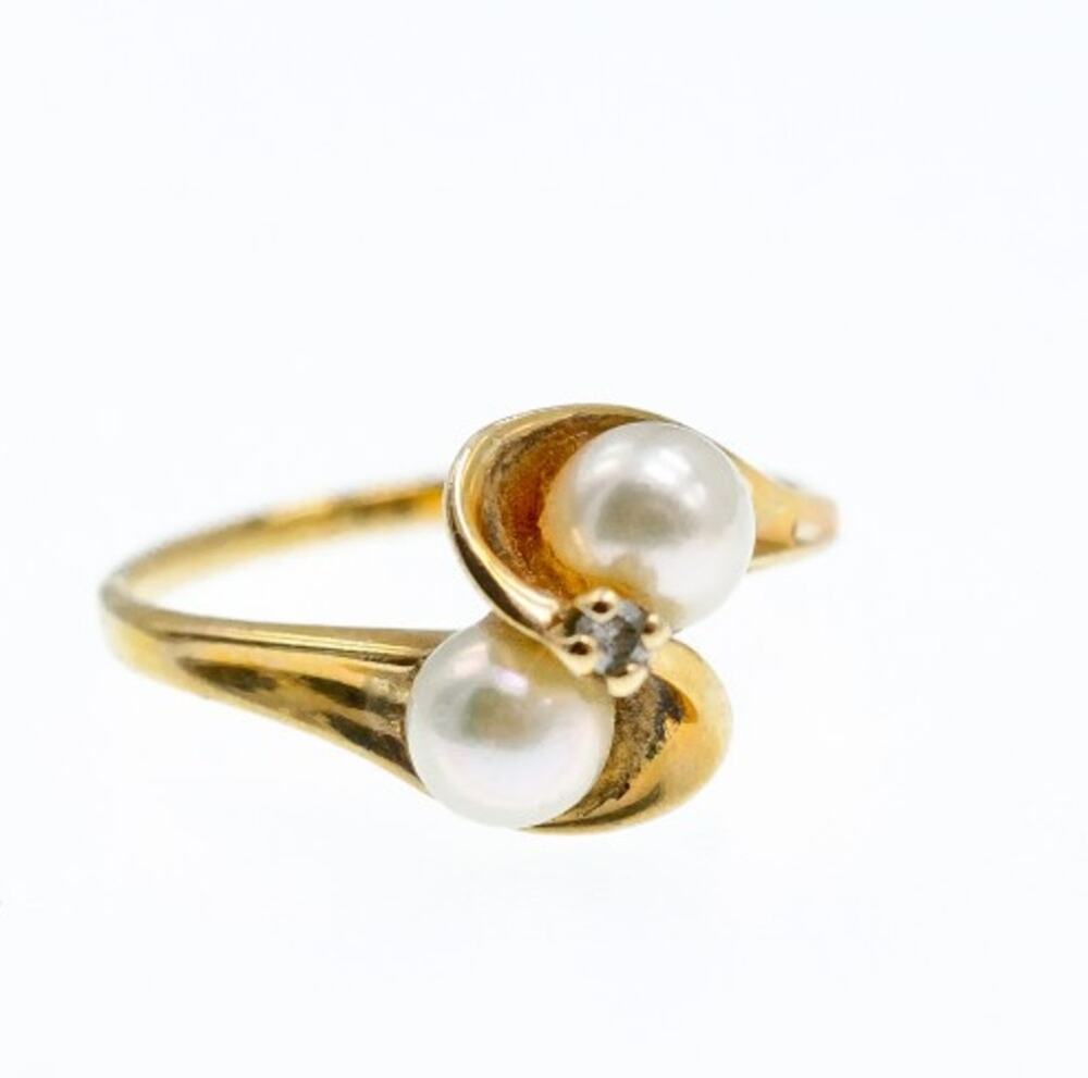 10K Yellow Gold Pearls & Diamond Ring Size 6.75